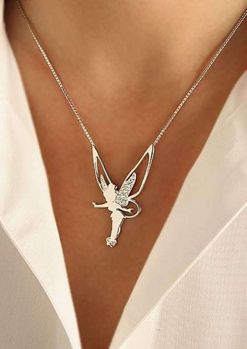 Collar de oro con colgante de hada