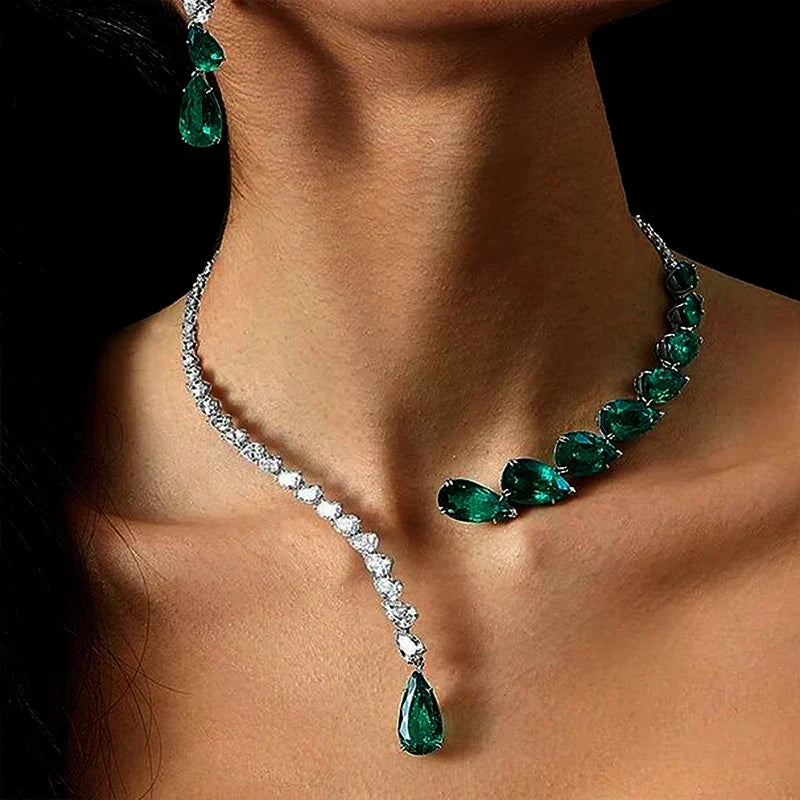 Collar con colgante y cristal verde