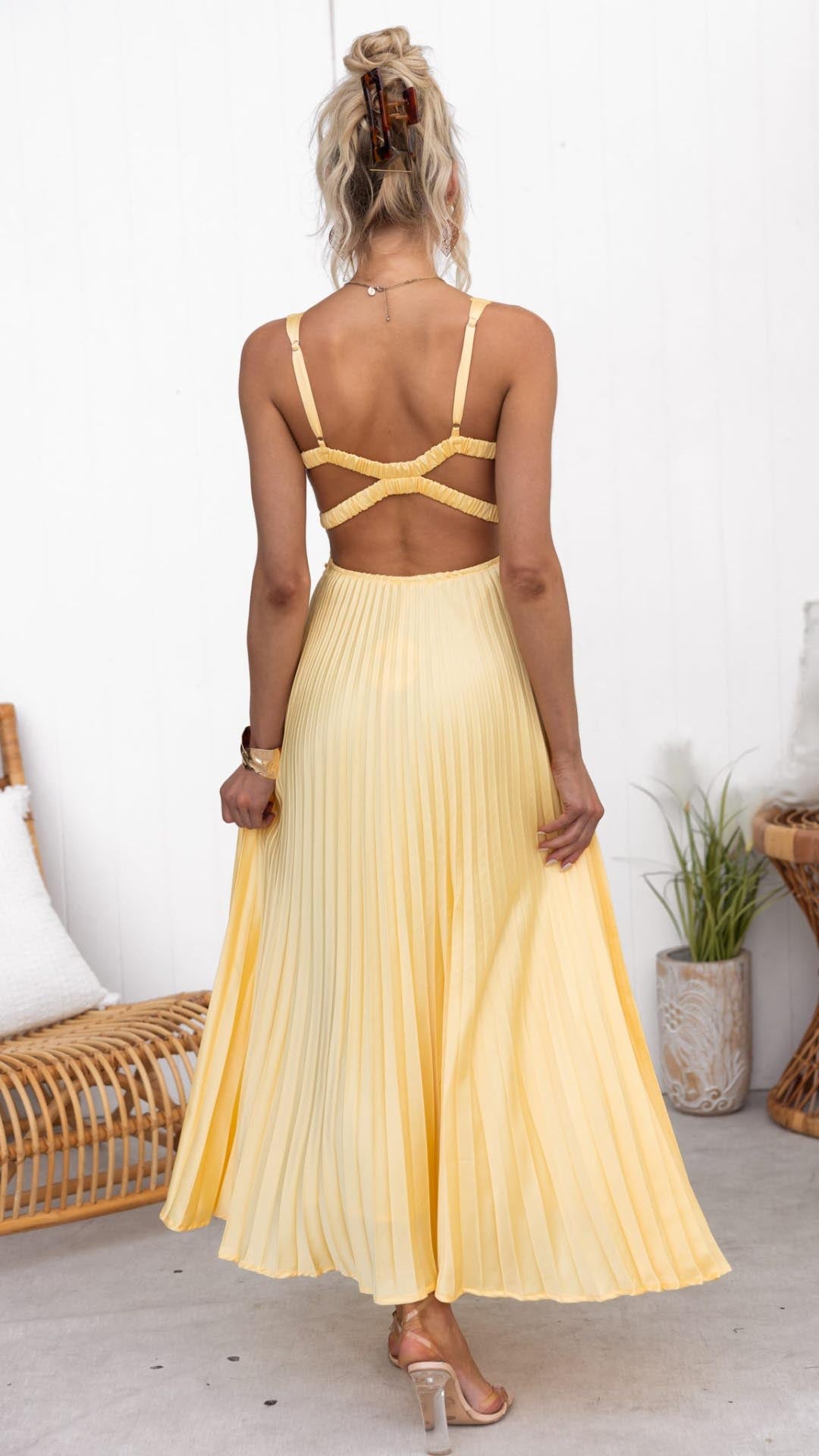 Maria - Maxi Vestido Amarillo Plisado Con Escote En V