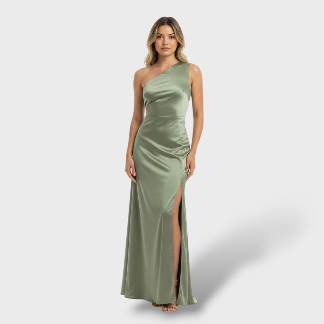 Vestido elegante ajustado con abertura asimétrica