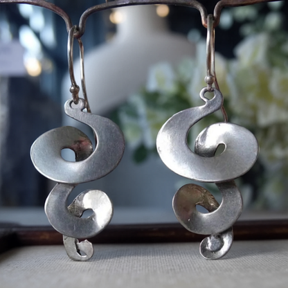 Pendientes vintage de plata en espiral