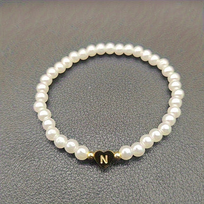 Pulsera chic con inicial de corazón (A–Z)
