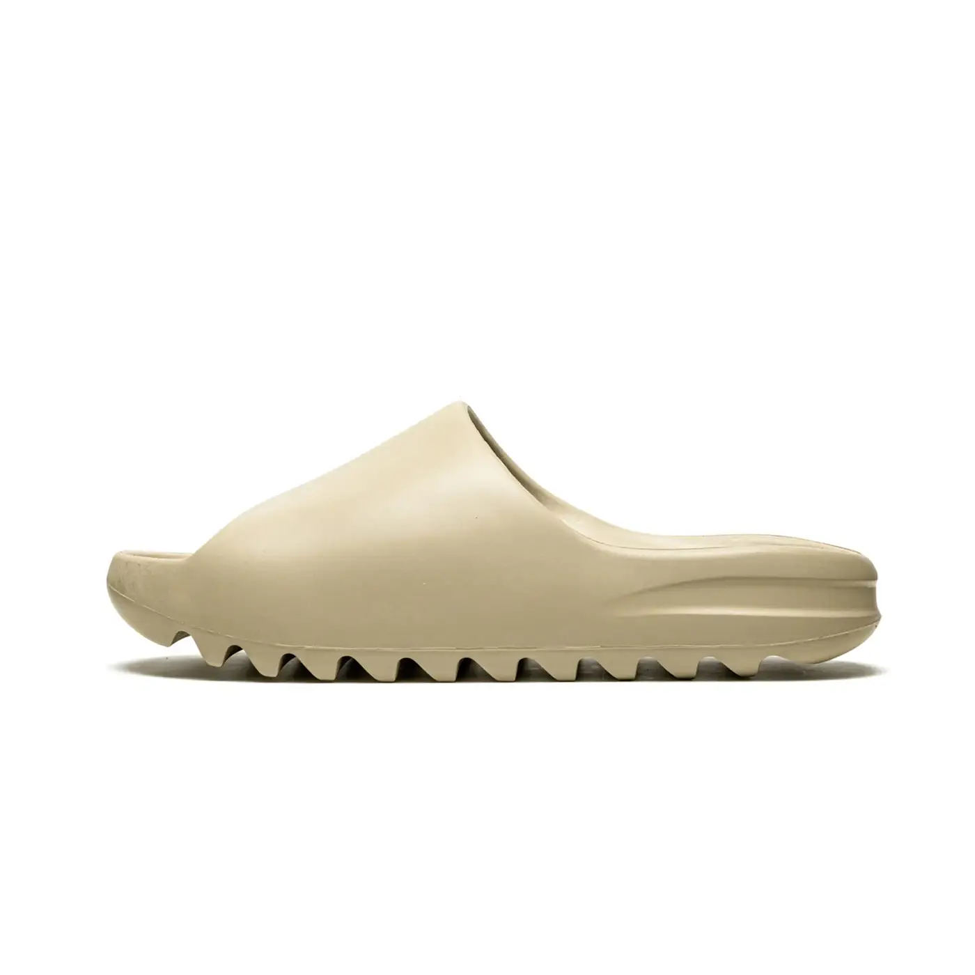 Sandalias acolchadas Nube de Luna Bellucci en color beige.