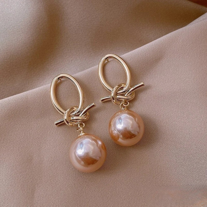 Pendientes colgantes con perla atemporal