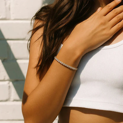 Pulsera tenis de oro con moissanita