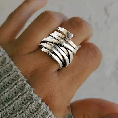 Anillo de plata vintage elegante