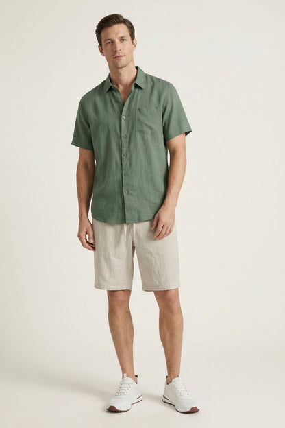 Verona de Luna Bellucci, camisa de lino y pantalón corto para hombre en verde/beige