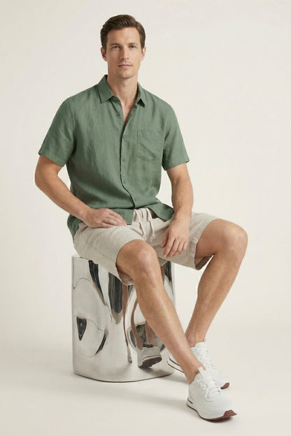 Verona de Luna Bellucci, camisa de lino y pantalón corto para hombre en verde/beige