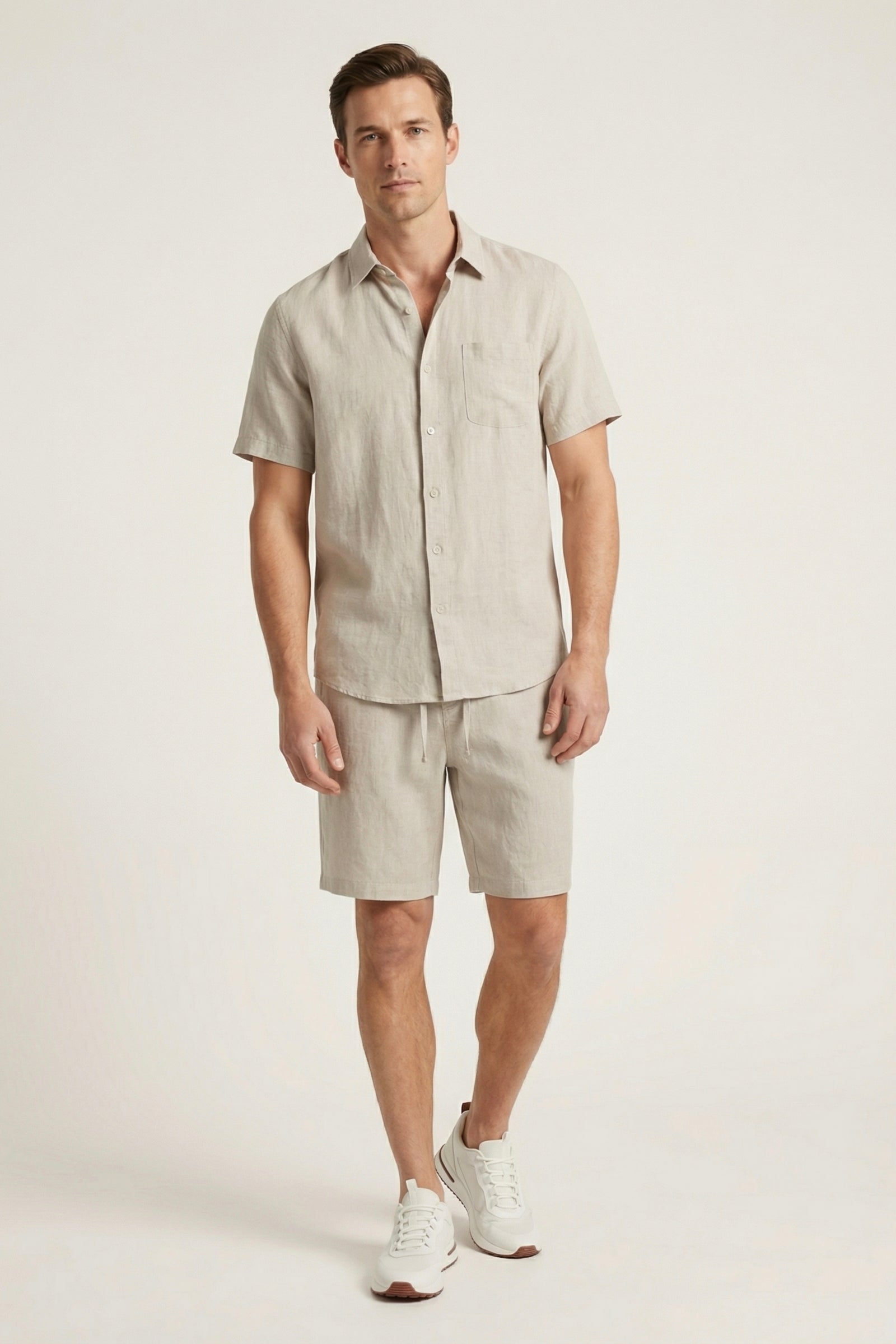Verona de Luna Bellucci, camisa de lino y pantalón corto para hombre en beige