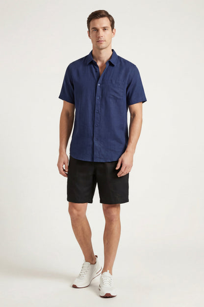 Verona de Luna Bellucci, camisa de lino y pantalón corto para hombre en azul marino/negro