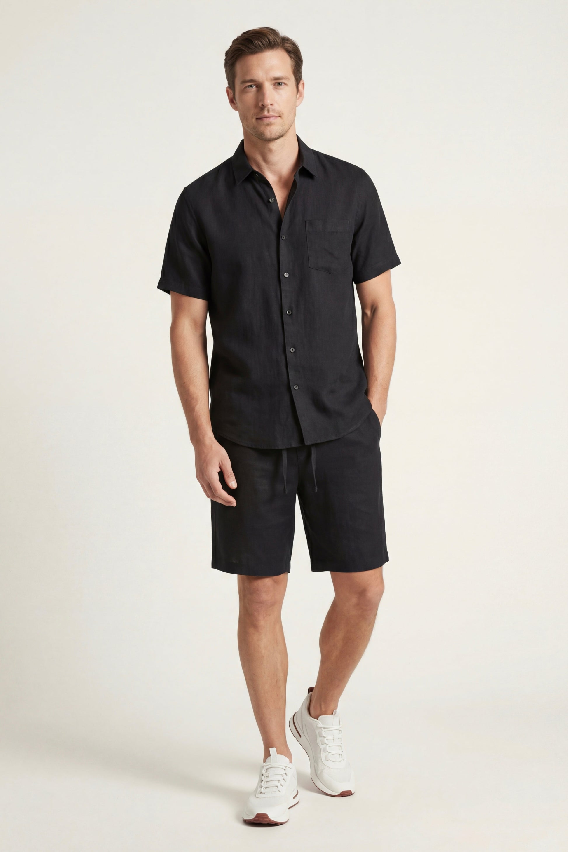 Verona de Luna Bellucci, camisa de lino y pantalón corto para hombre en negro