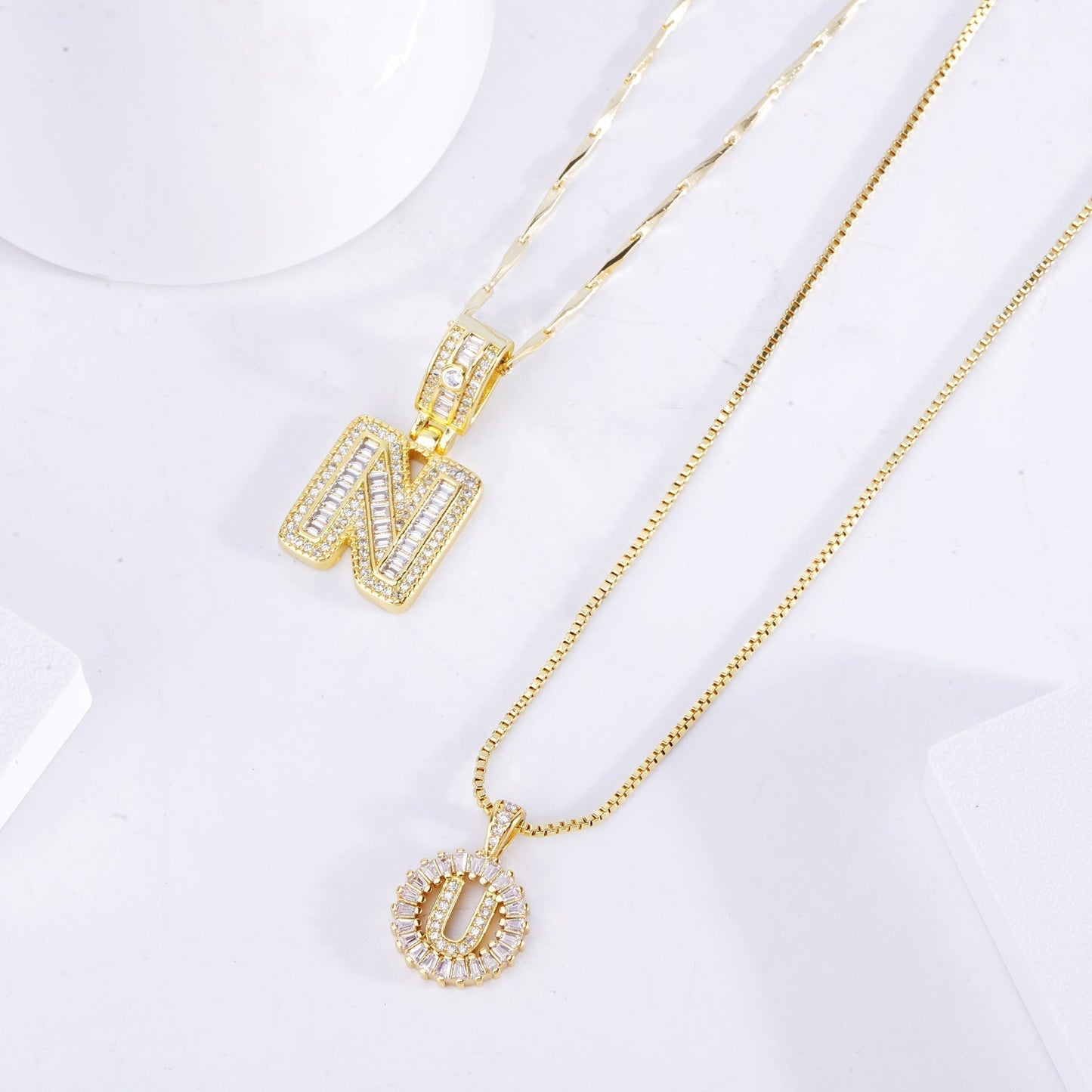 Set de collares con inicial en moissanita
