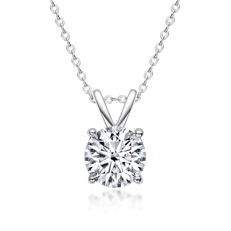 Collar exclusivo de plata de ley con moissanita
