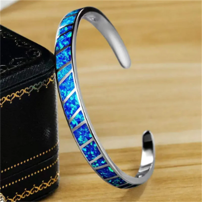 Pulsera ajustable de ópalo de fuego azul en plata