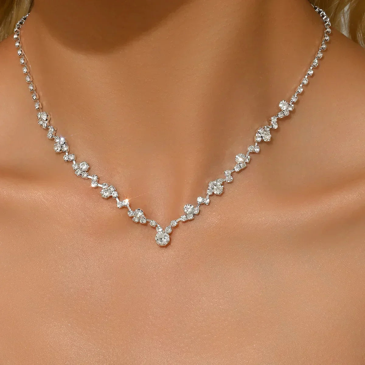 Collar de boda elegante con diamantes