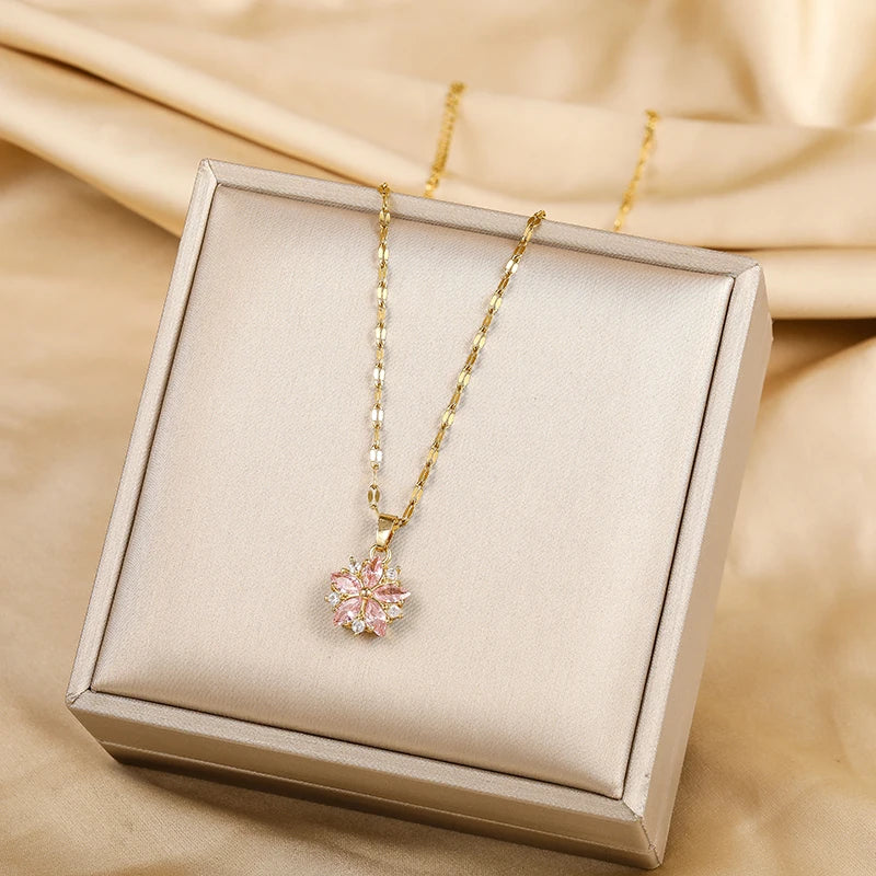 Collar Sakura Rose Romantique en acero inoxidable