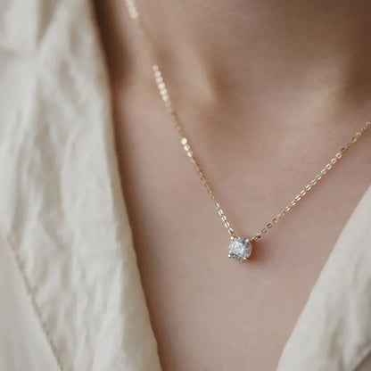 Collar bañado en oro con circonitas