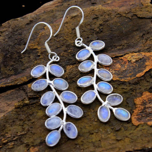 Pendientes sofisticados con piedra de luna