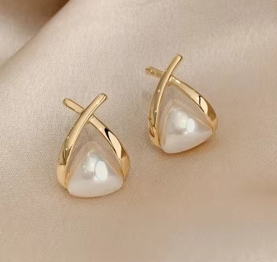 Pendientes vintage en forma de gota con perla en forma de cruz y triángulo