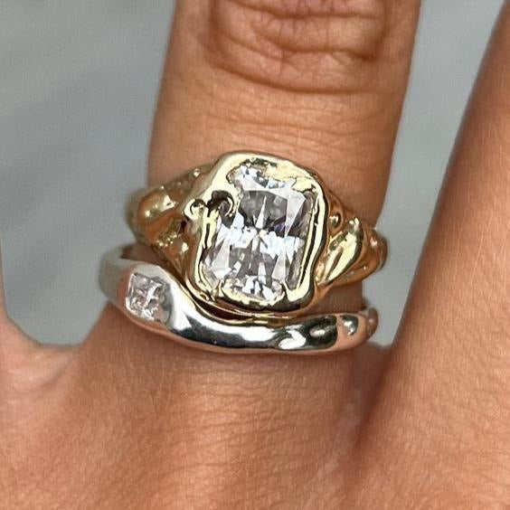 Set de anillos brillantes en oro y plata