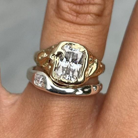 Set de anillos brillantes en oro y plata