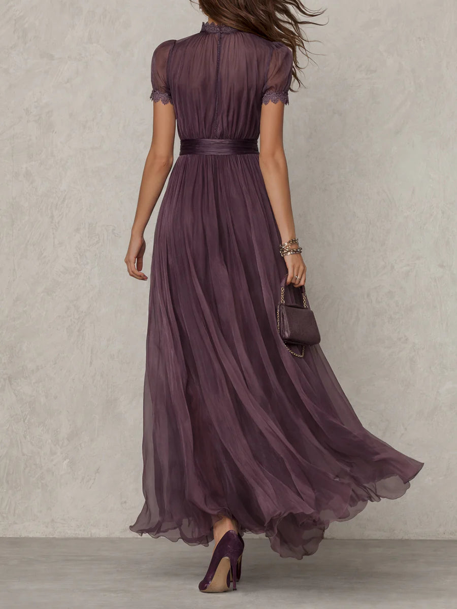 Flavia - Vestido largo violeta con escote de lágrima y borde de encaje de chiffon