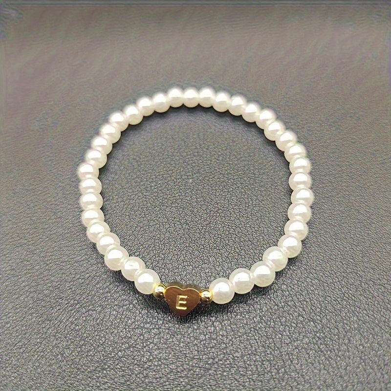 Pulsera chic con inicial de corazón (A–Z)