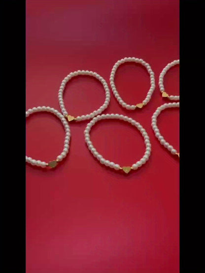 Pulsera chic con inicial de corazón (A–Z)