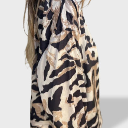 Valeria| Chaqueta con Cremallera y Estampado de Cebra