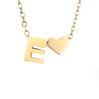Collar de inicial atemporal con colgante de corazón
