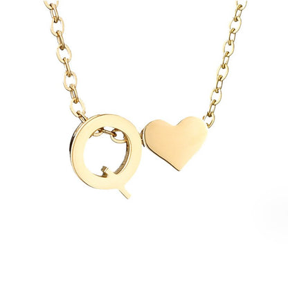 Collar de inicial atemporal con colgante de corazón