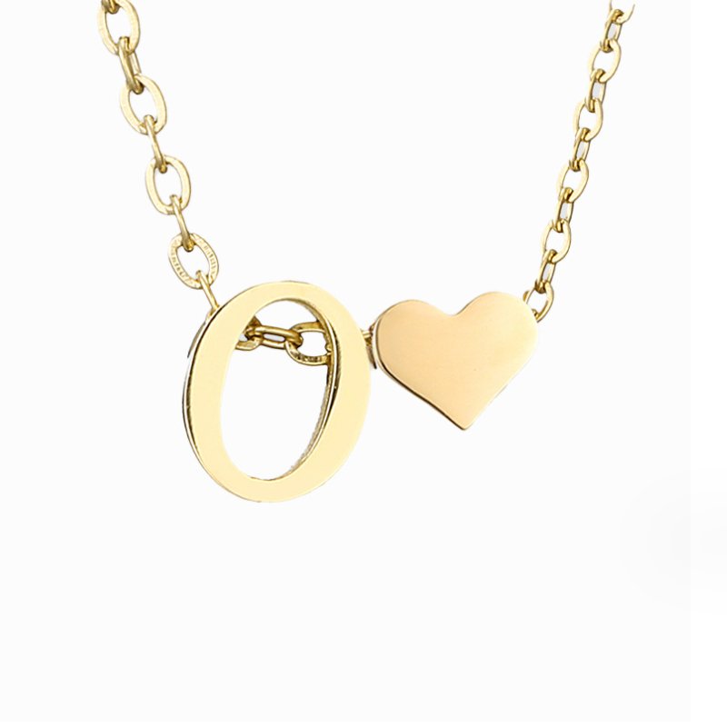 Collar de inicial atemporal con colgante de corazón