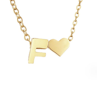 Collar de inicial atemporal con colgante de corazón