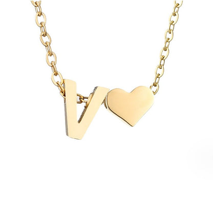 Collar de inicial atemporal con colgante de corazón