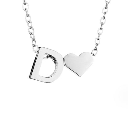 Collar de inicial atemporal con colgante de corazón