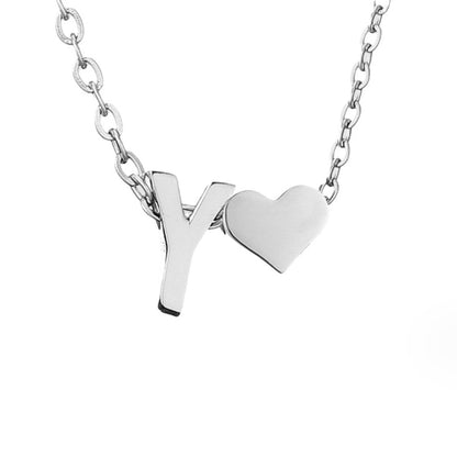 Collar de inicial atemporal con colgante de corazón