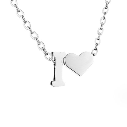 Collar de inicial atemporal con colgante de corazón