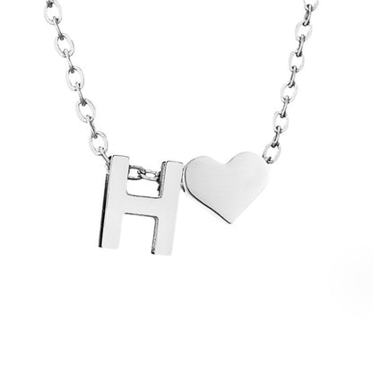 Collar de inicial atemporal con colgante de corazón