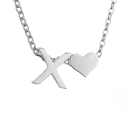Collar de inicial atemporal con colgante de corazón