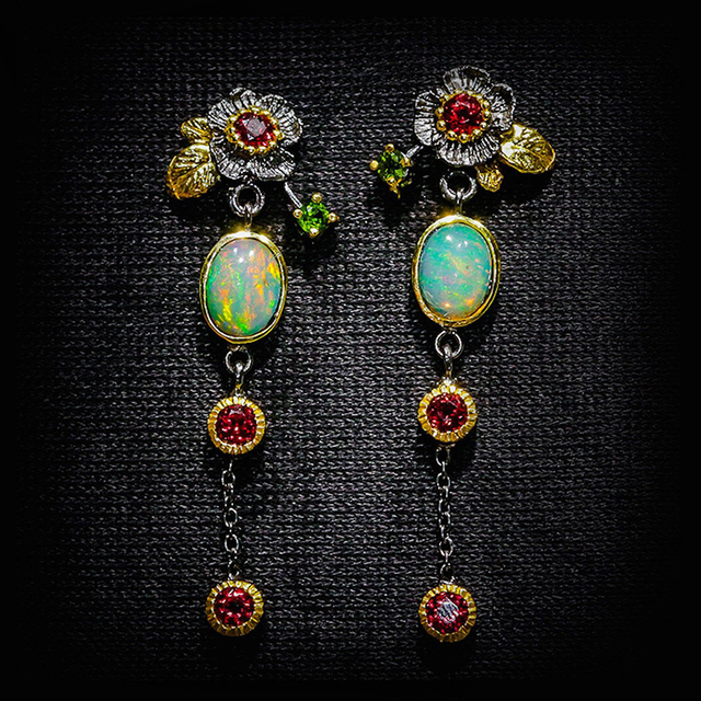 Pendientes boho con ópalo y circonita roja