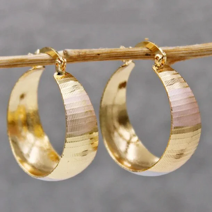 Pendientes de lujo dorados