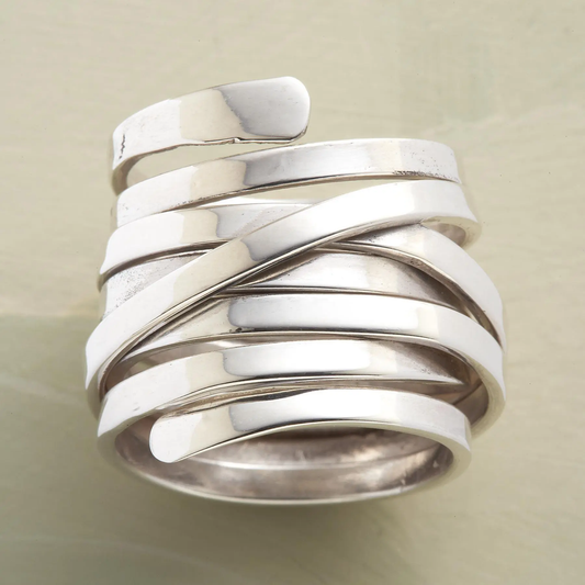 Anillo de plata vintage elegante