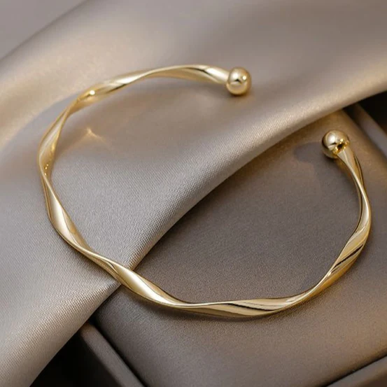 Pulsera de oro elegante