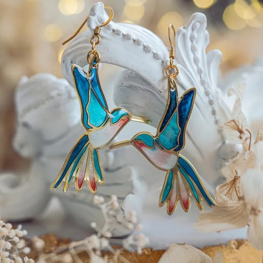 Pendientes colgantes con colibrí en oro y esmalte azul
