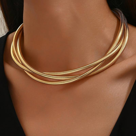 Collar vintage de oro en capas