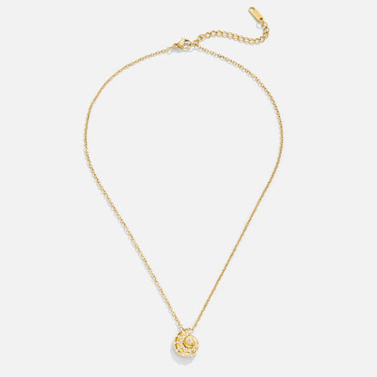 Collar con colgante de concha de cristal