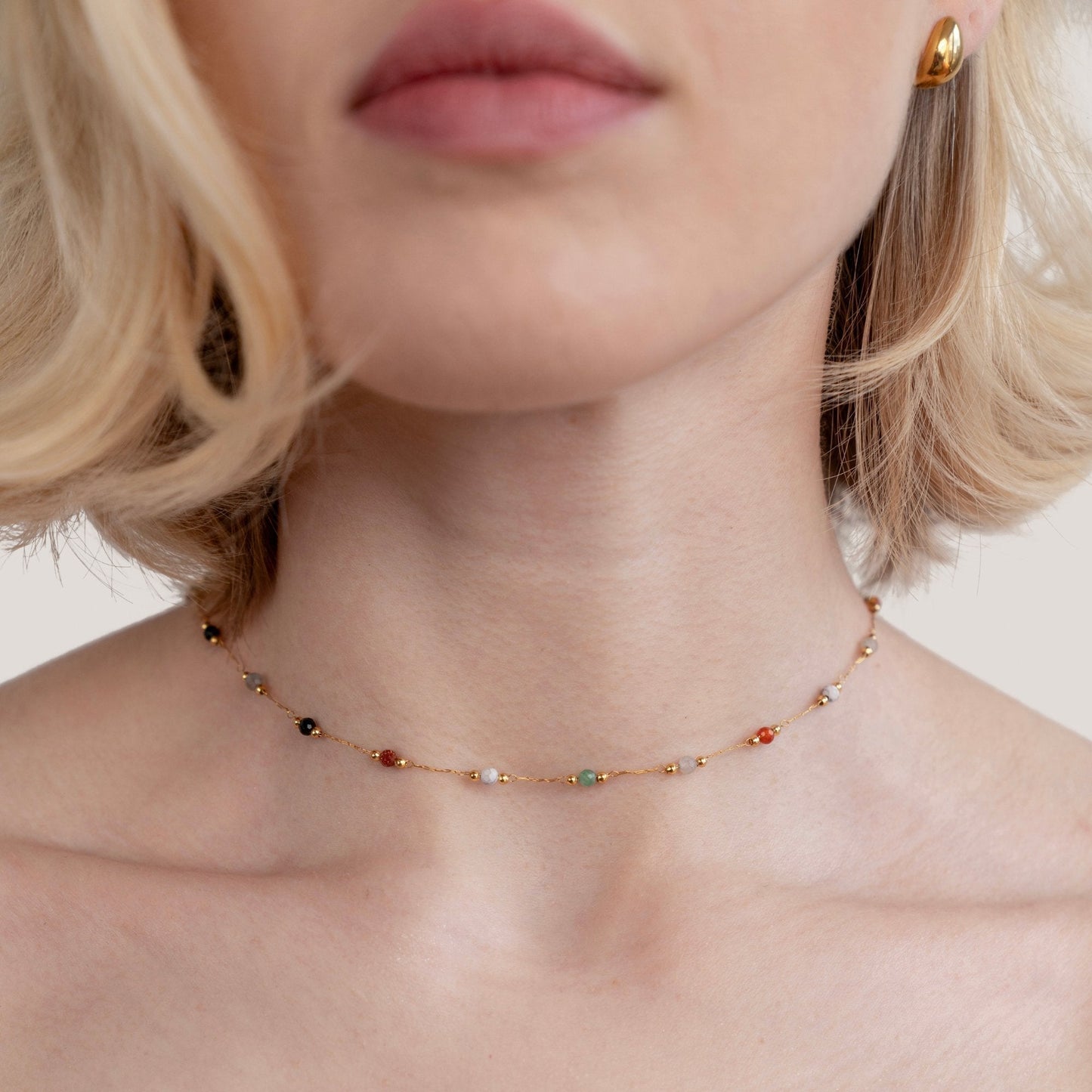 Collar minimalista con piedra